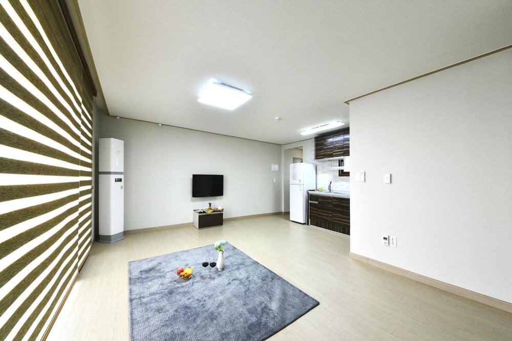 Basic Room, 1 Bedroom (B201) - Photo 6
