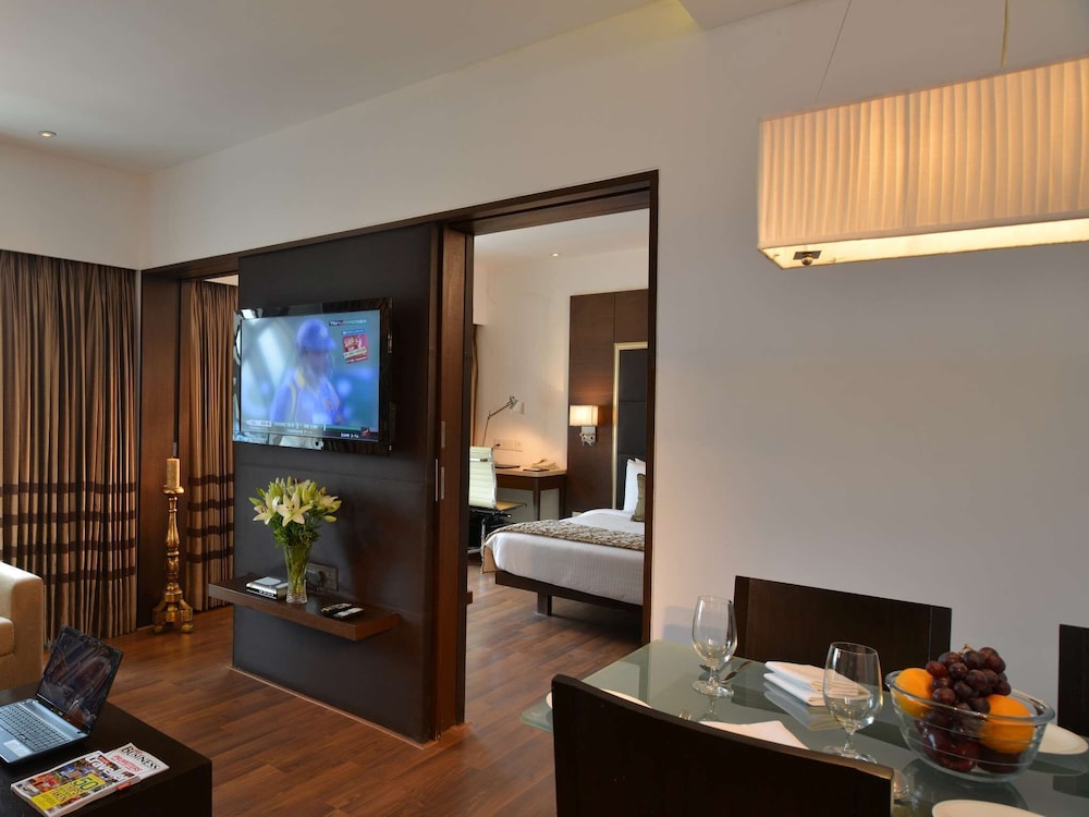 Suite, 1 Double Bed photo 2