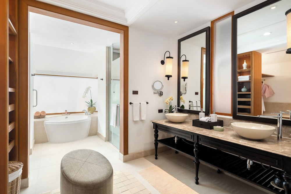 Exclusive Villa, Beachfront (Garden, Plunge Pool) - Photo 8