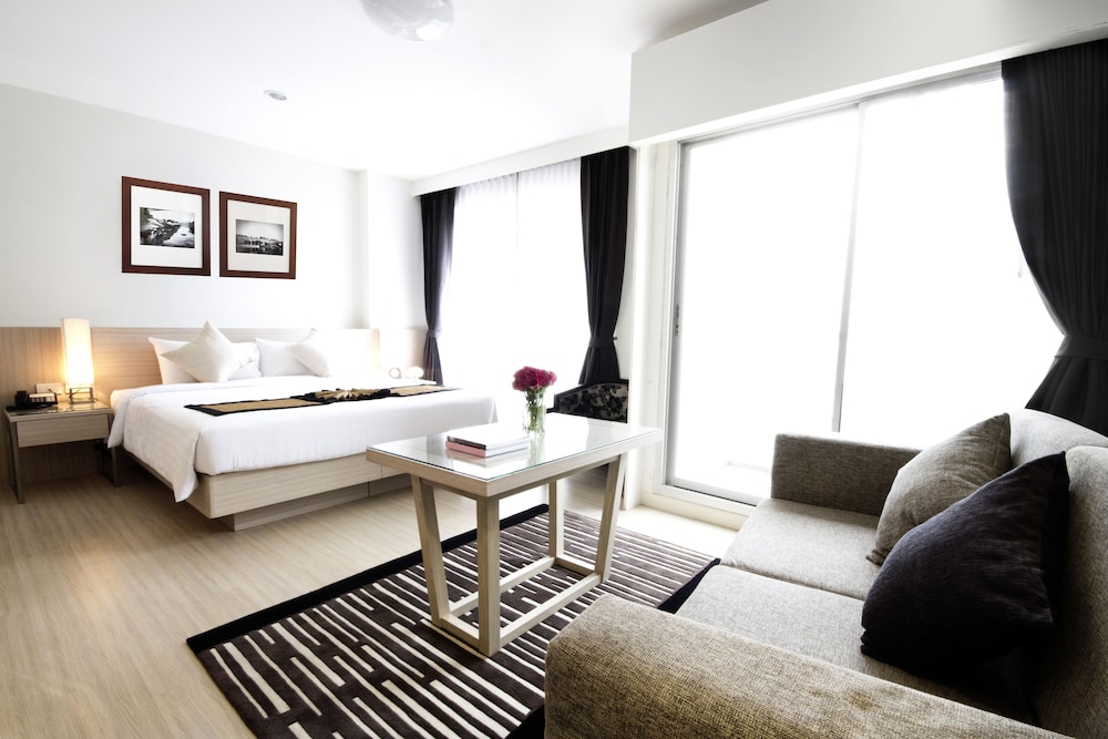 Studio Suite photo 3