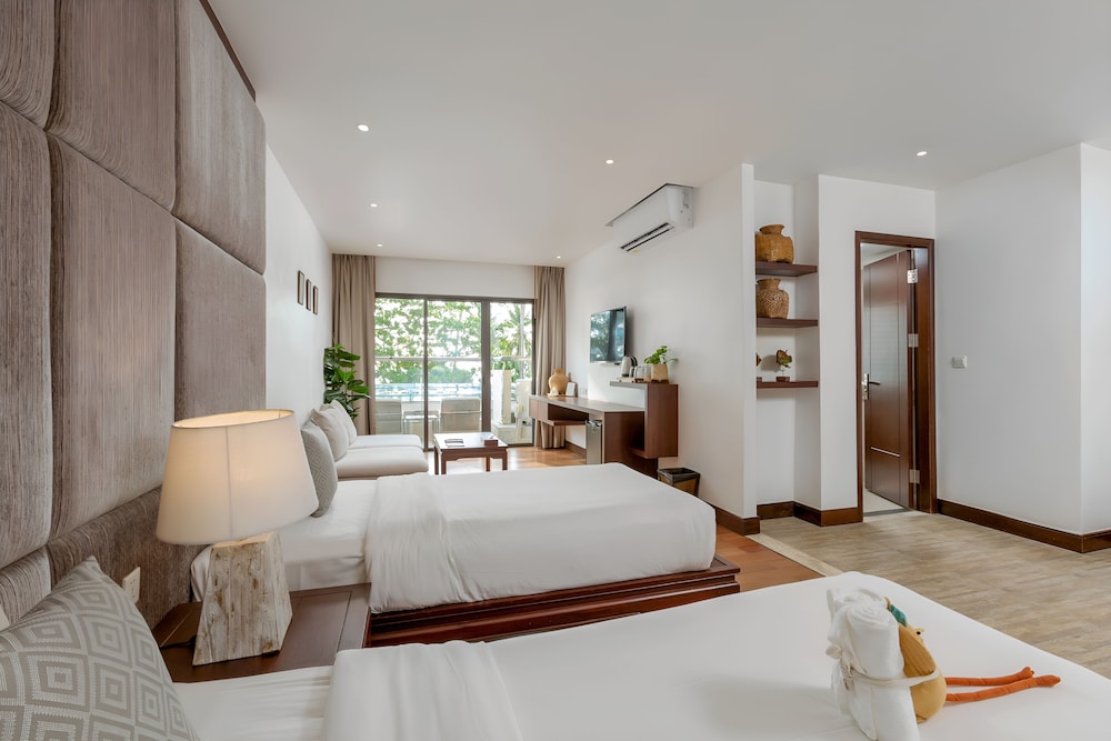 Deluxe Double or Twin Room, Beachfront - Photo 5