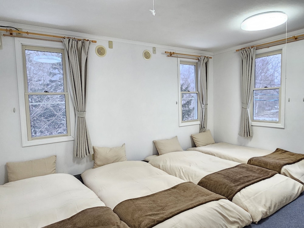 Basic Quadruple Room photo 1