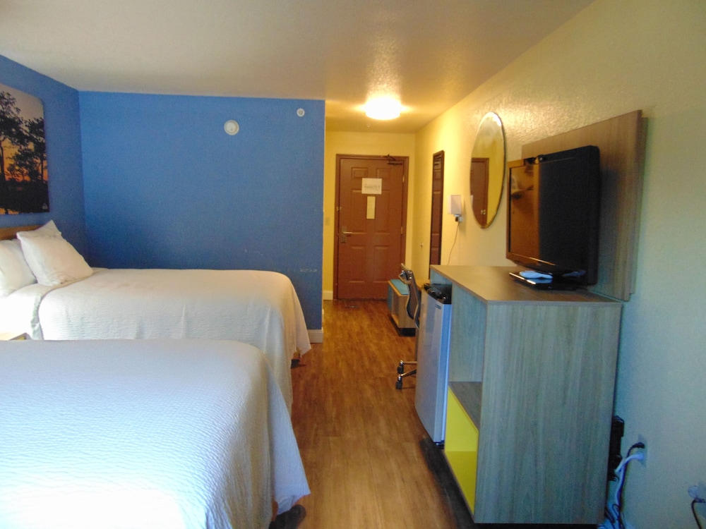 Business Room, 2 Double Beds, Non Smoking (Interior Room) - Photo 3