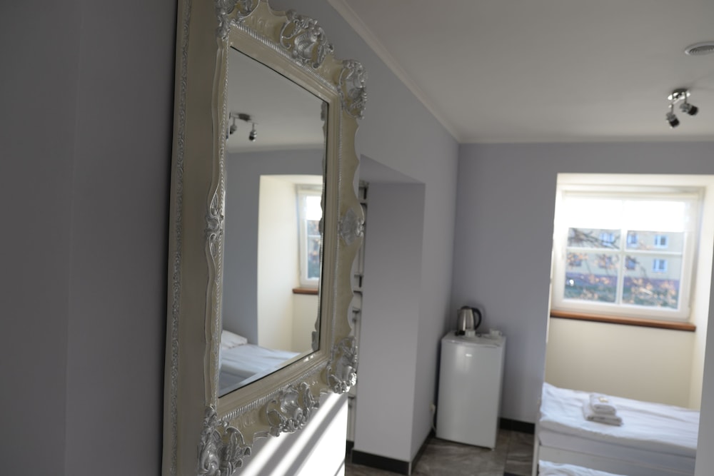 Twin Room - Photo 6