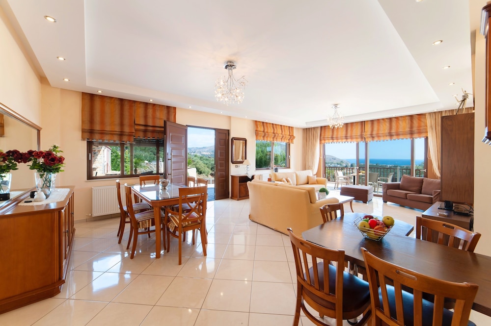Villa (Sunlight Maxima) photo 3