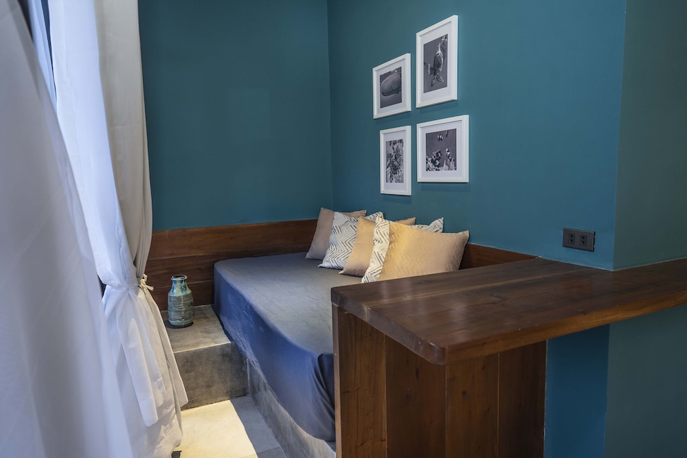 Superior Double Room, 1 King Bed with Sofa bed, photo 6