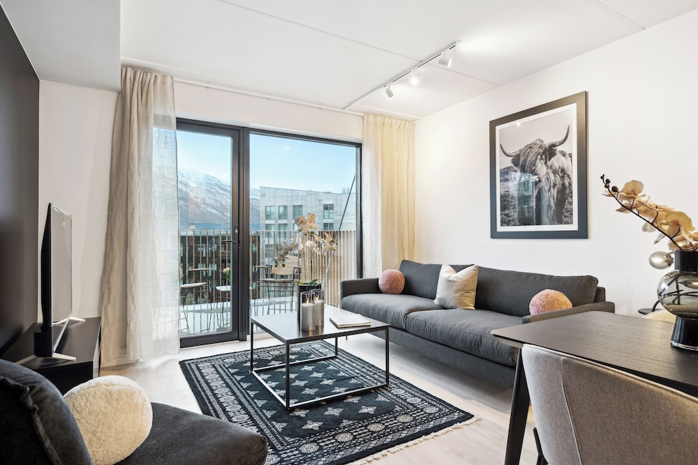 Signature Apartment photo 3
