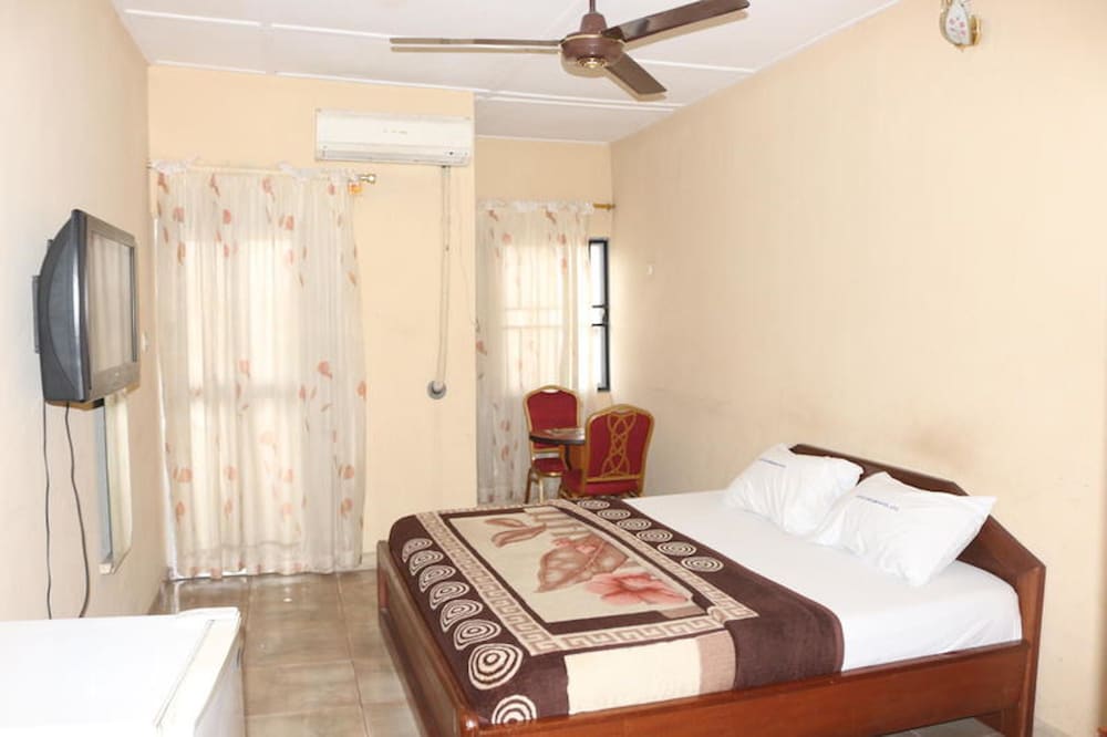 Royal Room, Non Smoking