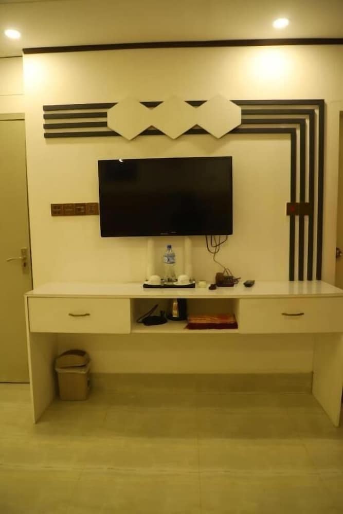 Deluxe Single Room, City View photo 3