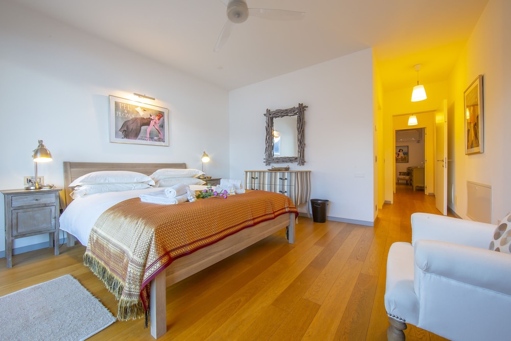 Family Apartment, Multiple Bedrooms, Lakeside (Argegno Fronte Lago) photo 1