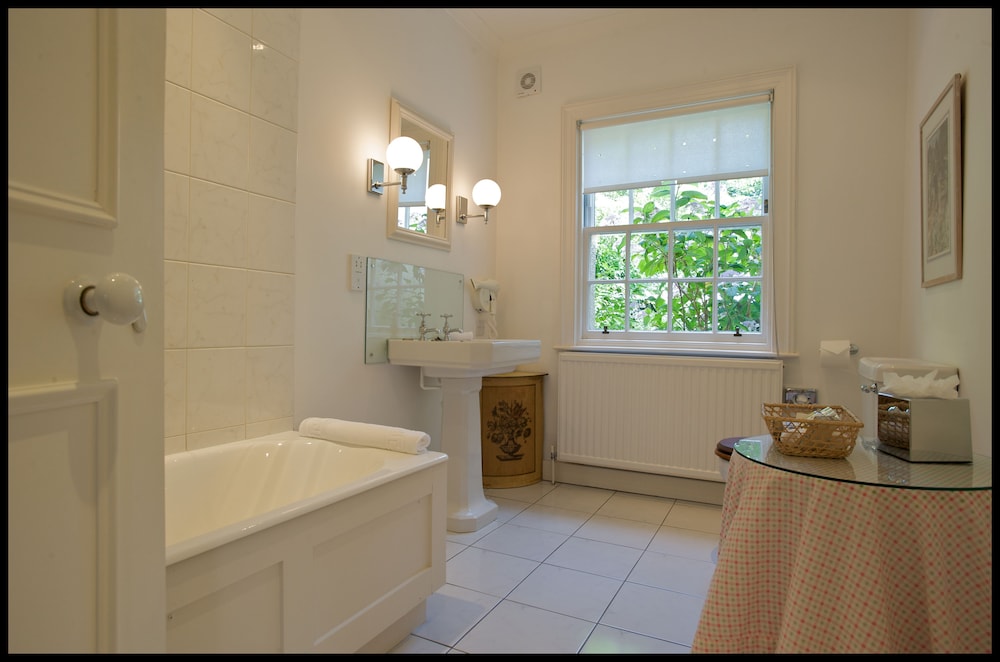 Large Main House Room - Photo 15
