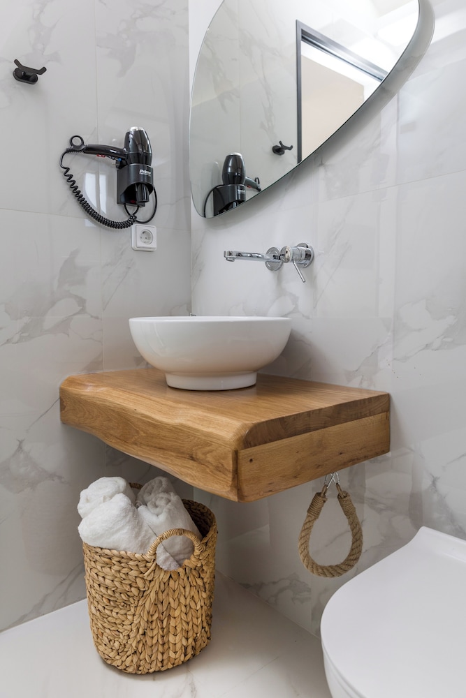 City Triple Room - Photo 12