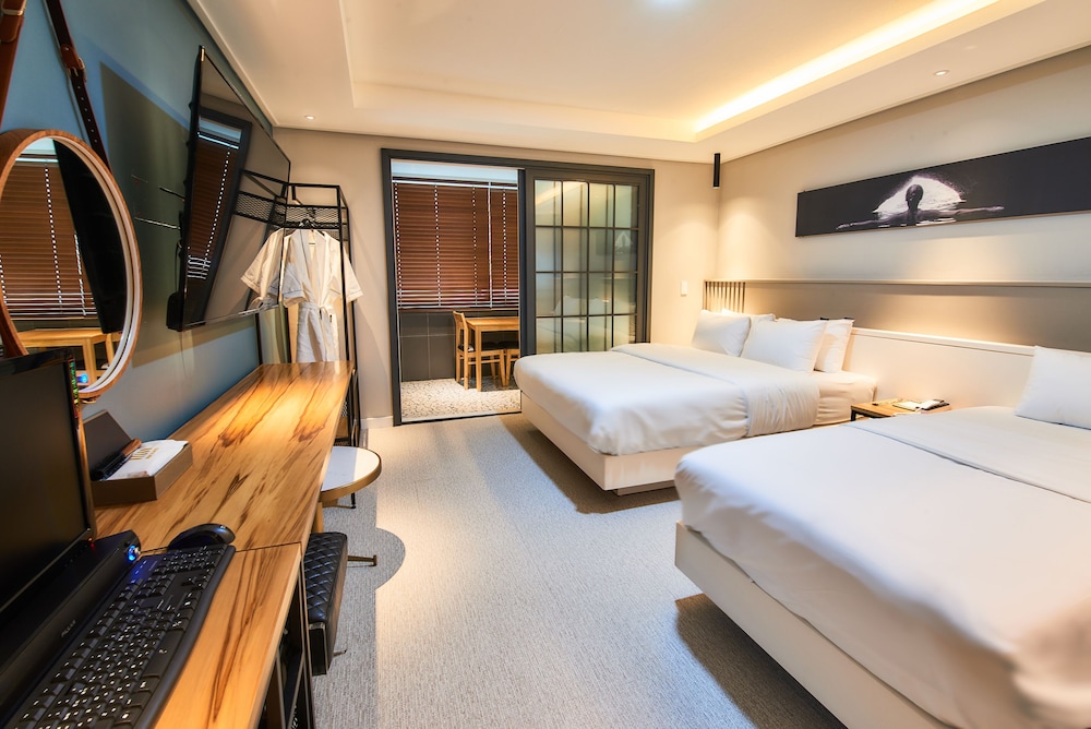 VIP Twin Residence Pension