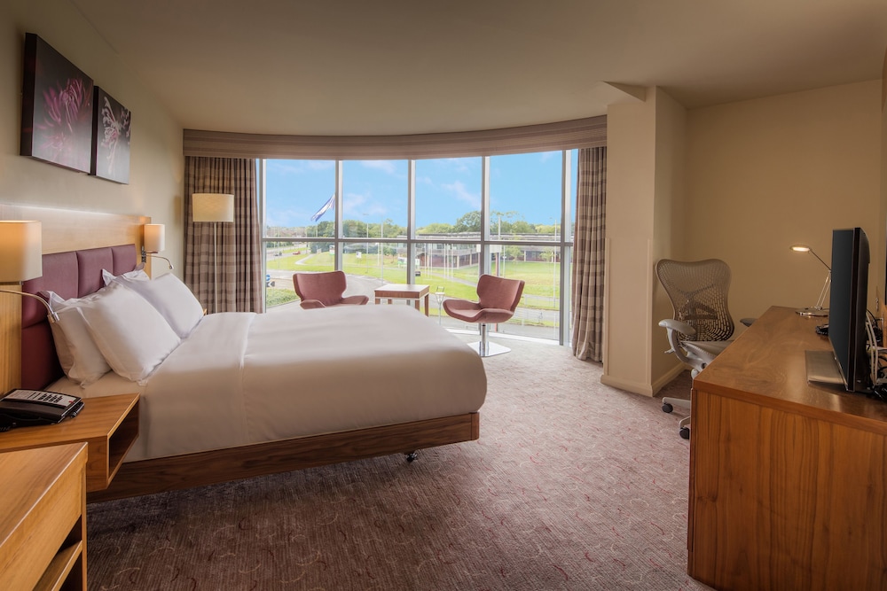Standard Room, 1 Queen Bed - Photo 9