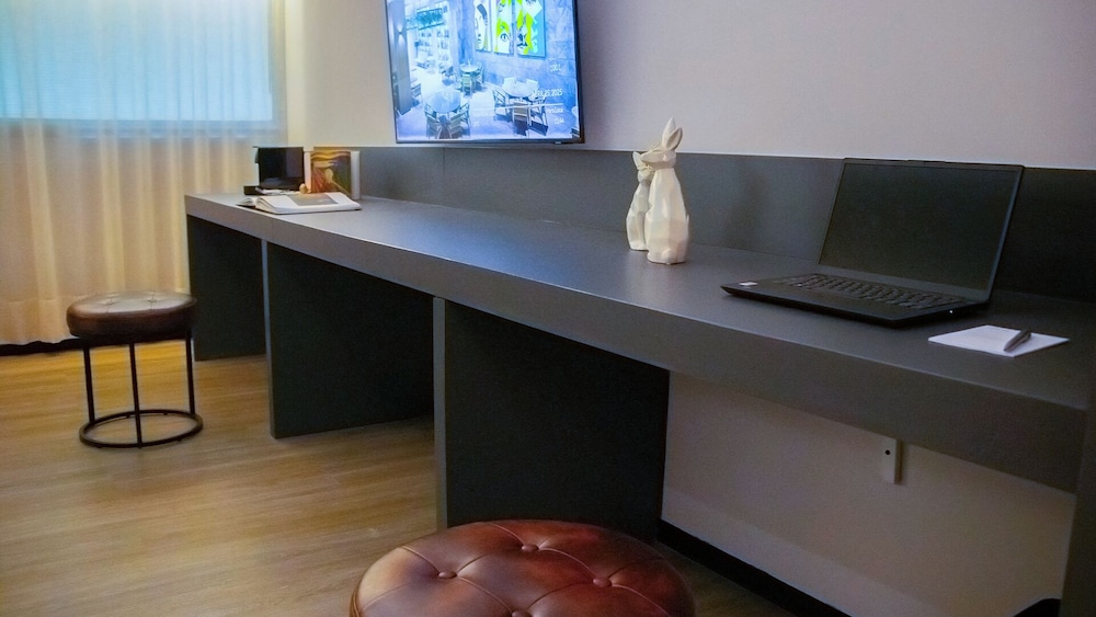 Premium Studio photo 2