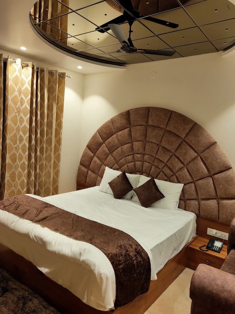 Presidential Studio Suite