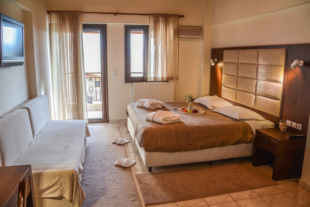 Deluxe Quadruple Room