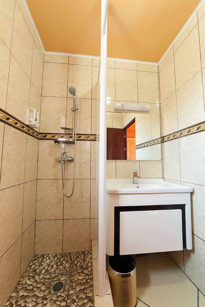 Standard Triple Room, Terrace, Mountain View photo 3