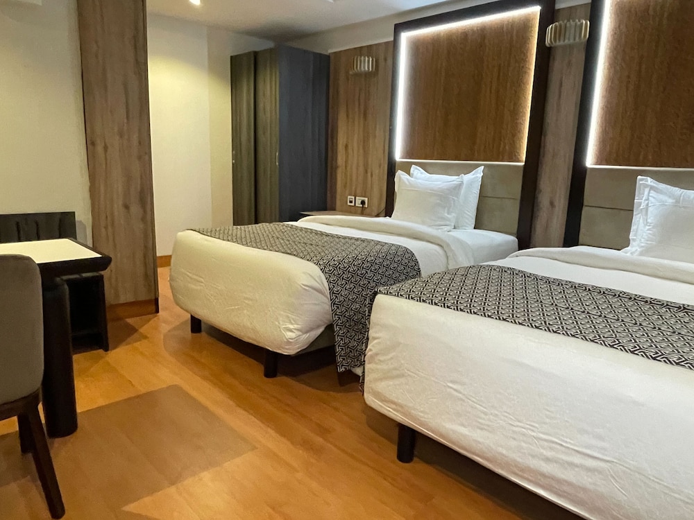 Comfort Twin Room, 2 Queen Beds, Non Smoking photo 1