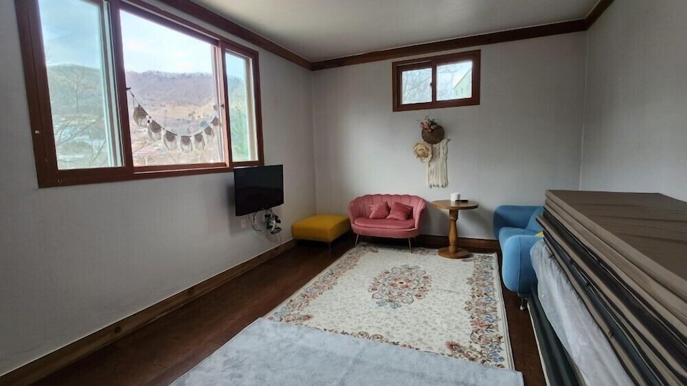 Room ( organization) - Photo 8