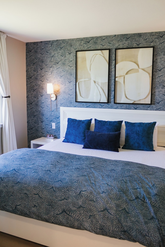 Room - Photo 11
