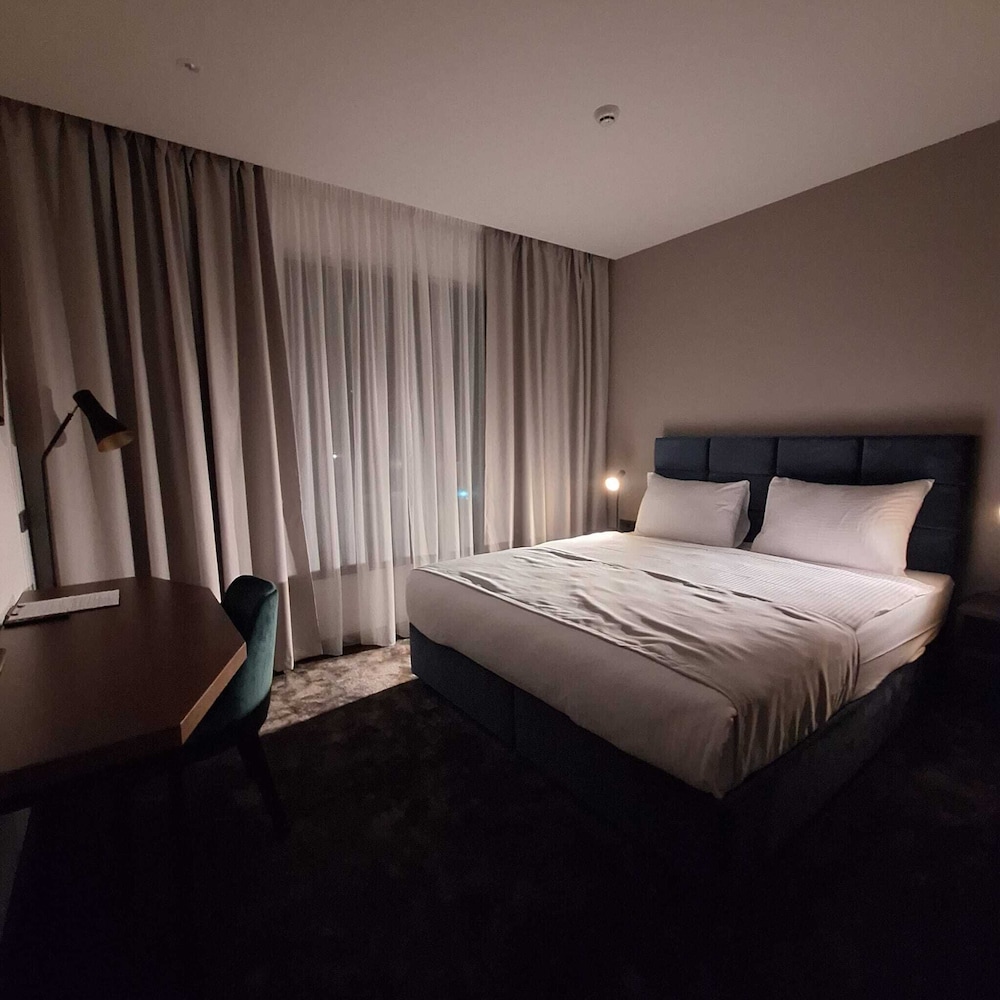 Deluxe Room - Photo 1