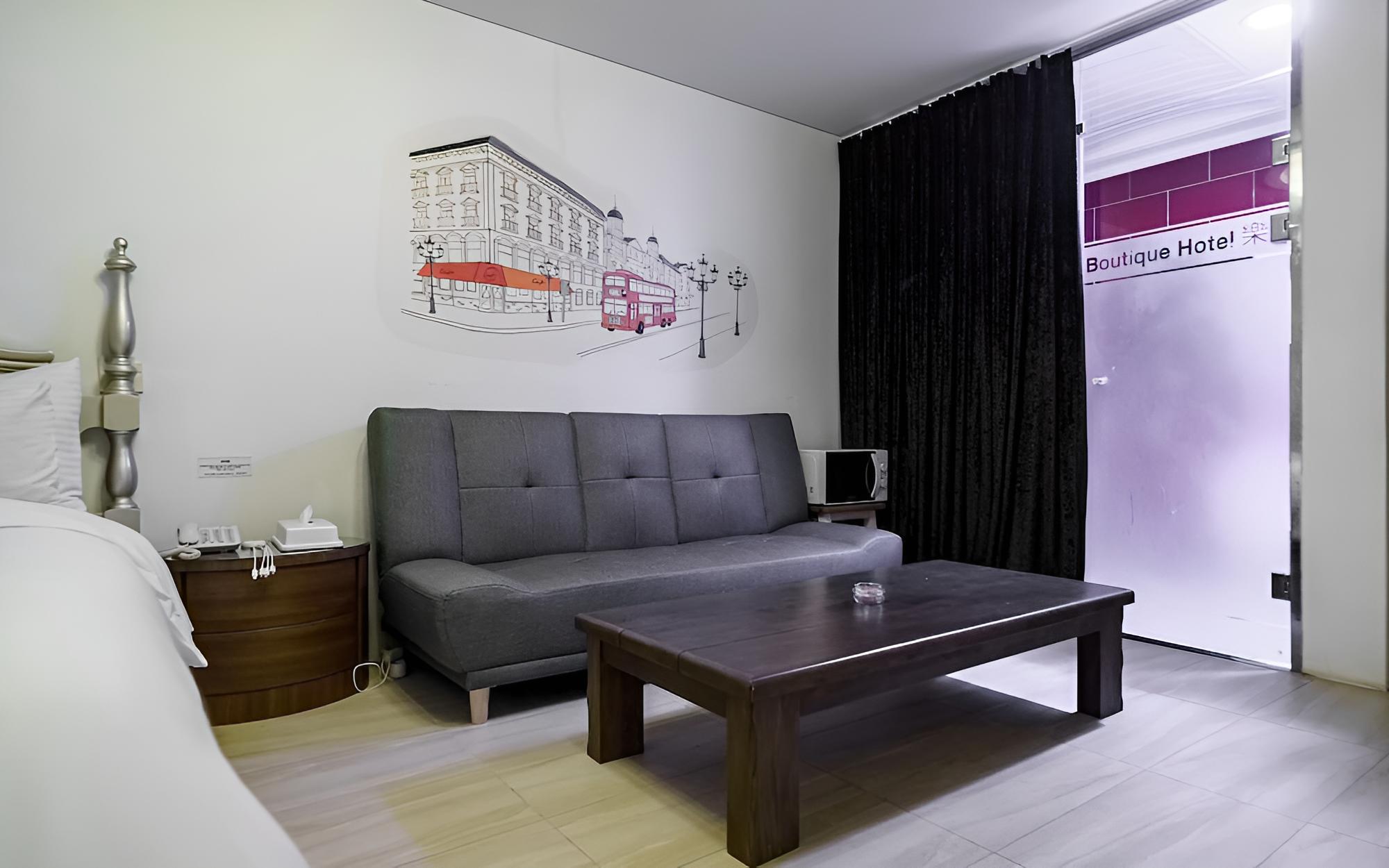 Room (Standard Room) - Photo 4