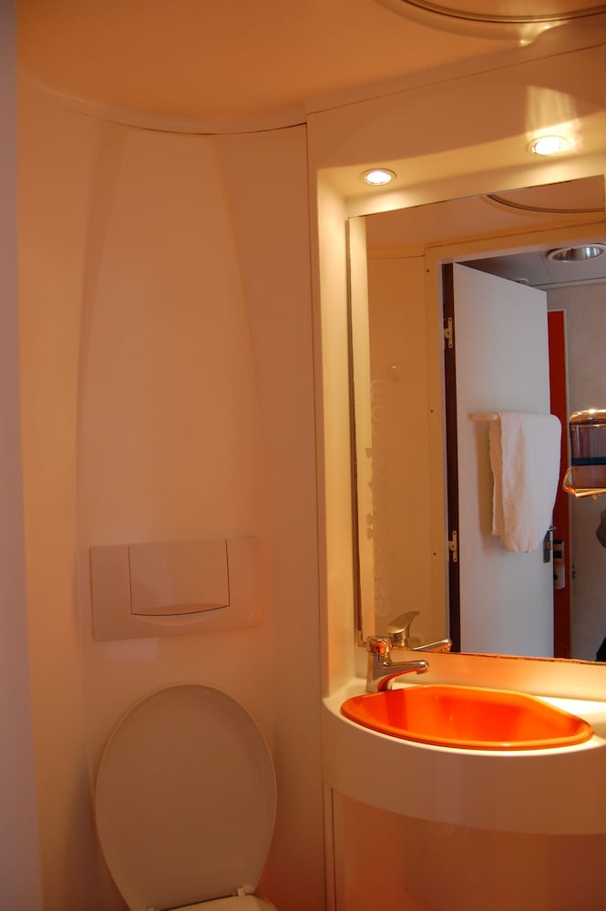 Economy Double Room, City View photo 2