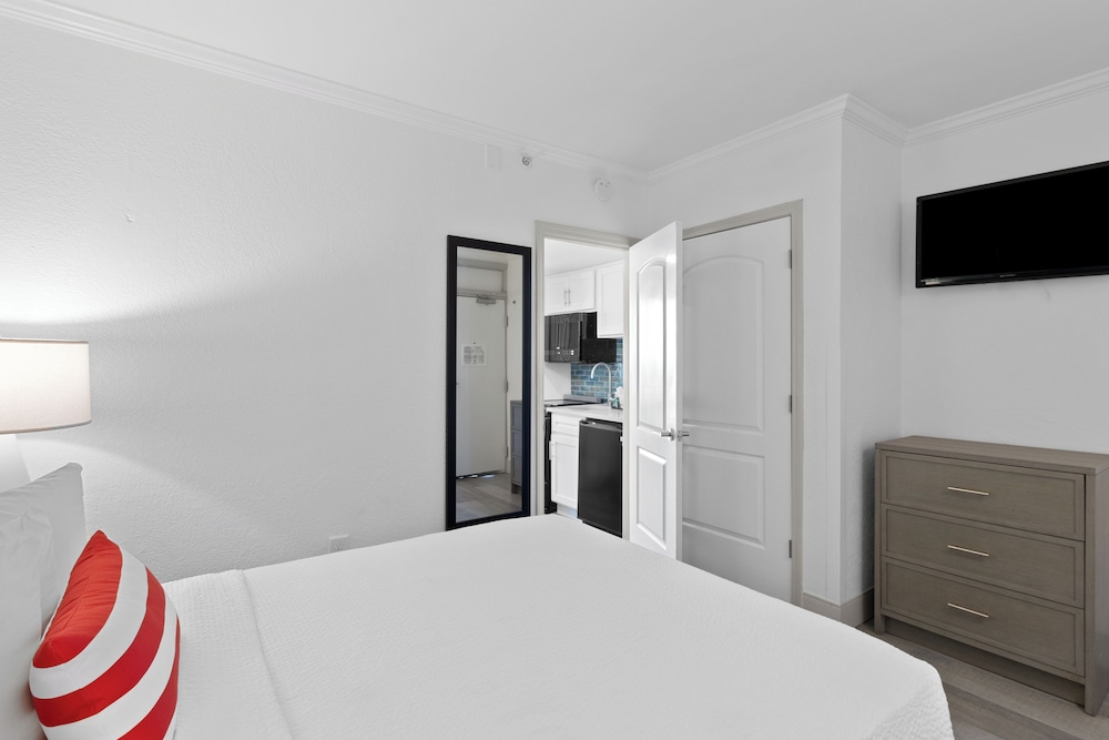 Schooner Ocean View Deluxe Mini Suite - Photo 7