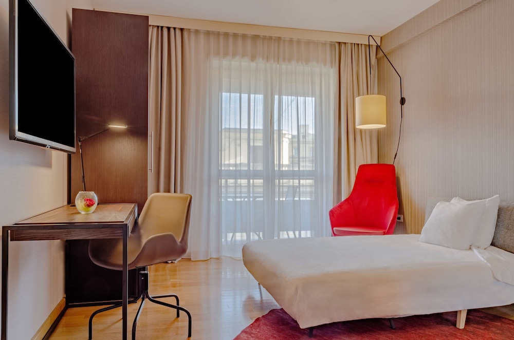 Junior Suite (Vatican View Extra Bed 3 Adults) thumbnail 5