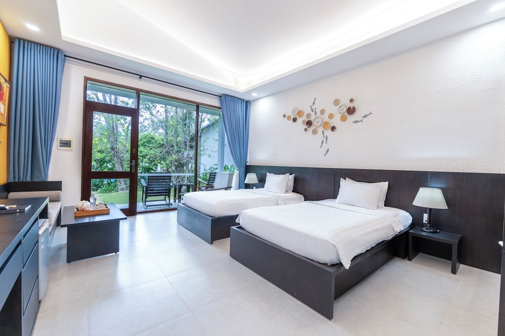 Bungalow, 2 Twin Beds, Pool View - Photo 1