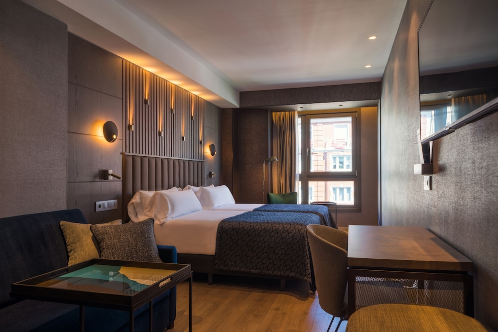 Premium Double Room Single Use - Photo 1