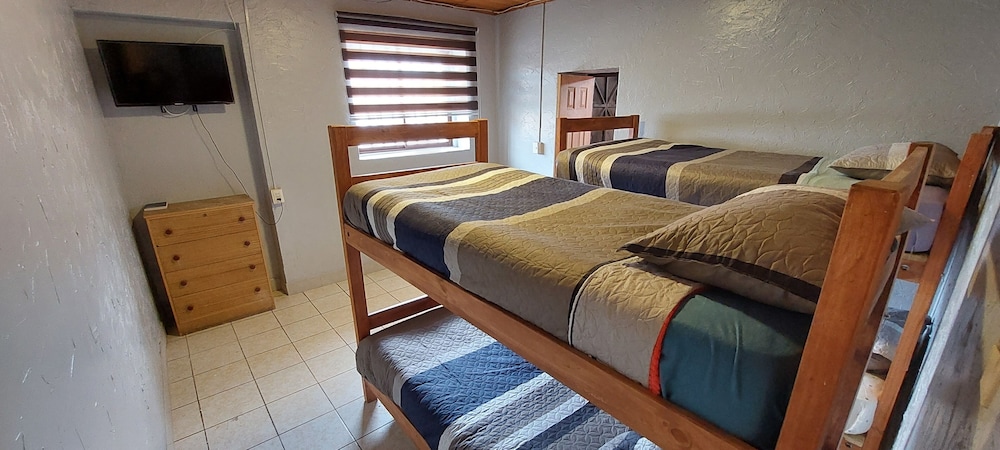 Family Room, Multiple Beds photo 2