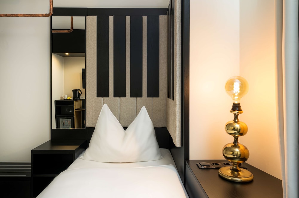 Single Room photo 3