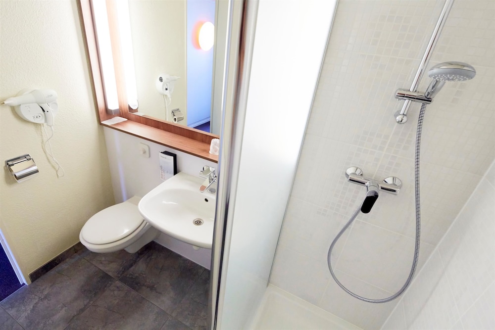 Standard Room, 2 Twin Beds (Junior Bed up to 10 years) - Photo 4