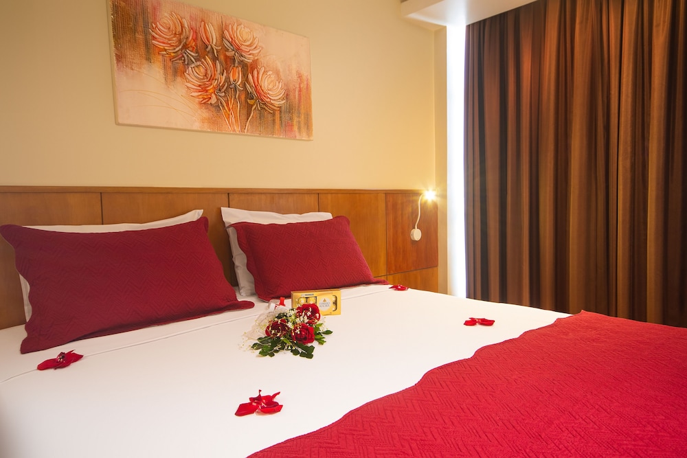 Suite - Photo 3