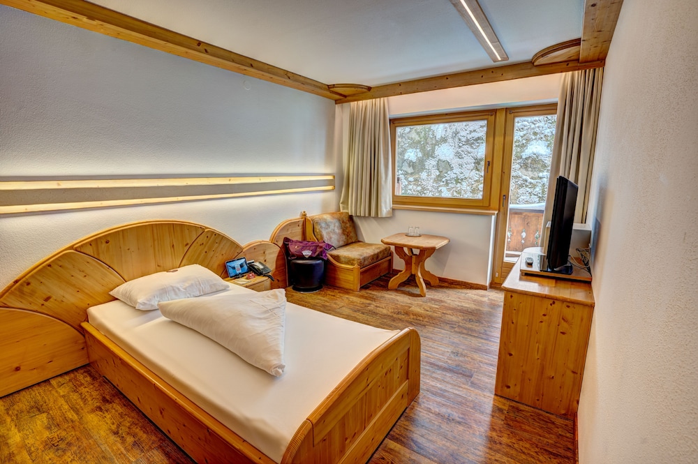 Single Room, Balcony photo 1