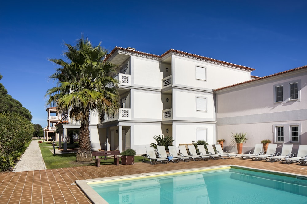 Standard Apartment, 3 Bedrooms, Garden Area - Photo 15