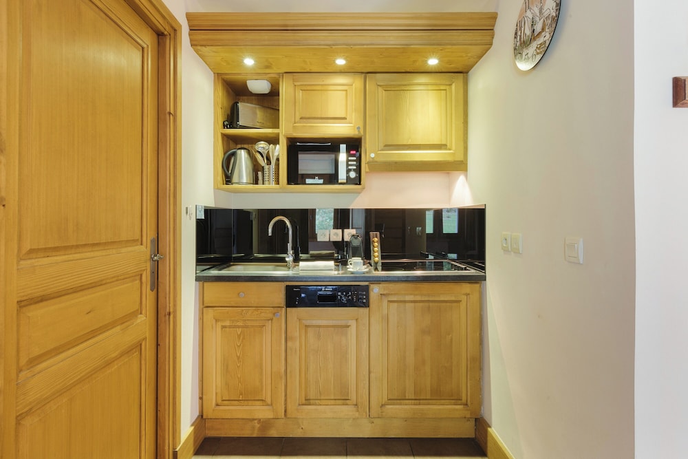Family Apartment, Multiple Bedrooms (Vallorcine Buet 54 ski in / ski out)