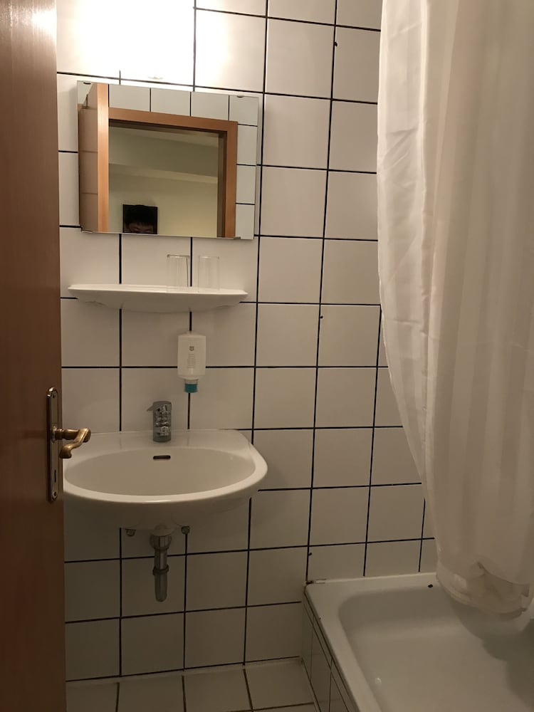 Double Room - Photo 13