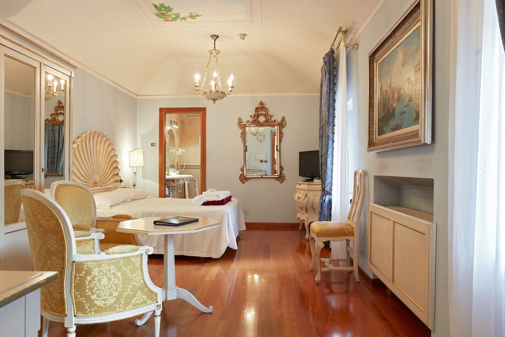 Junior Suite - Photo 15