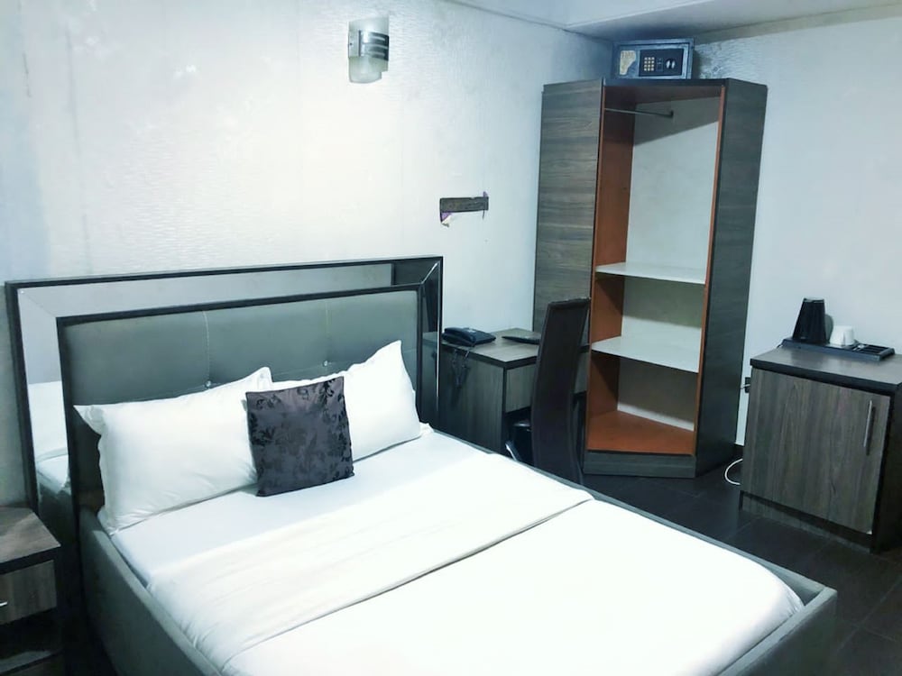 Standard Double Room photo 2