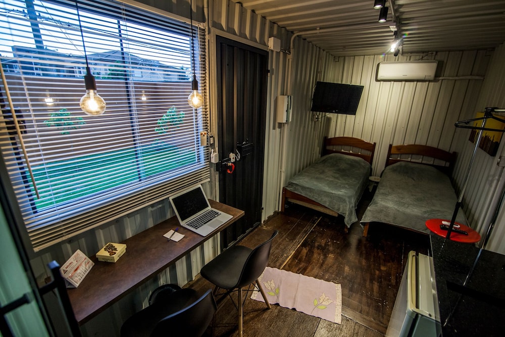 Basic Twin Room (Container 1) photo 1