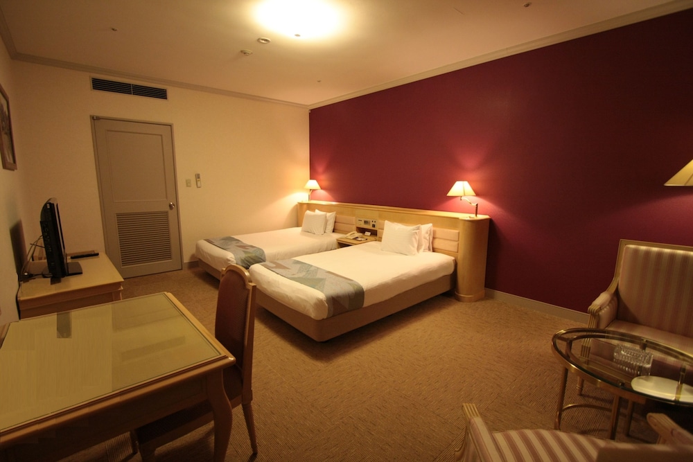 Corner Suite Room - Photo 3