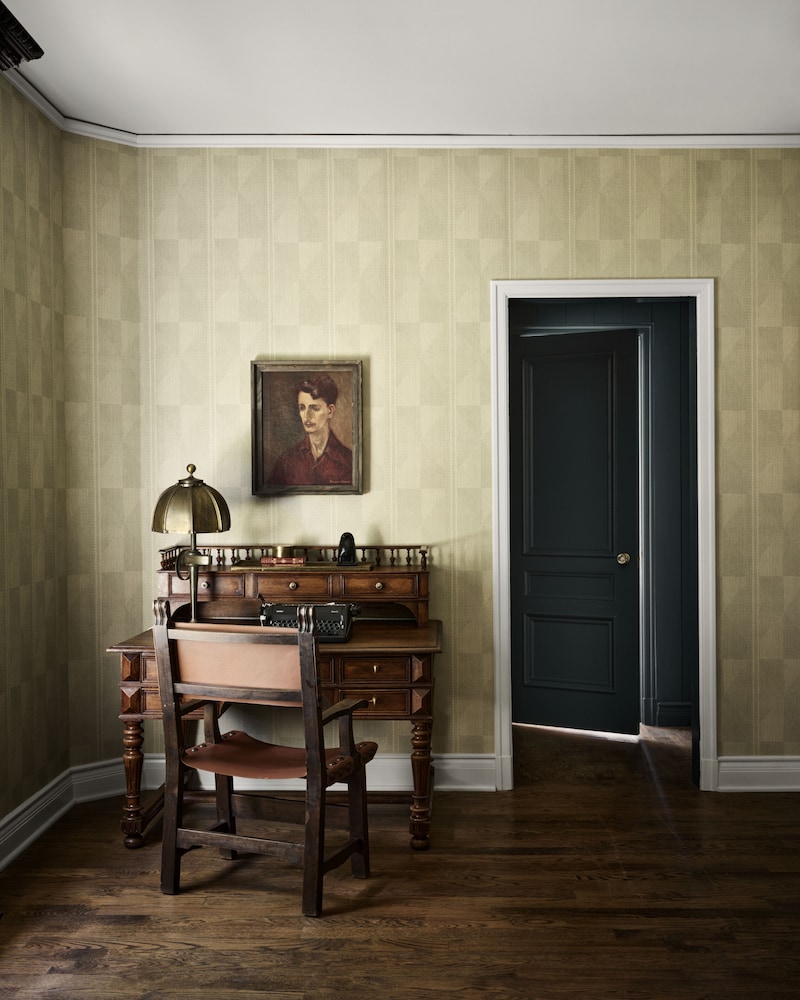 Junior Suite (Edgar Perry) - Photo 2