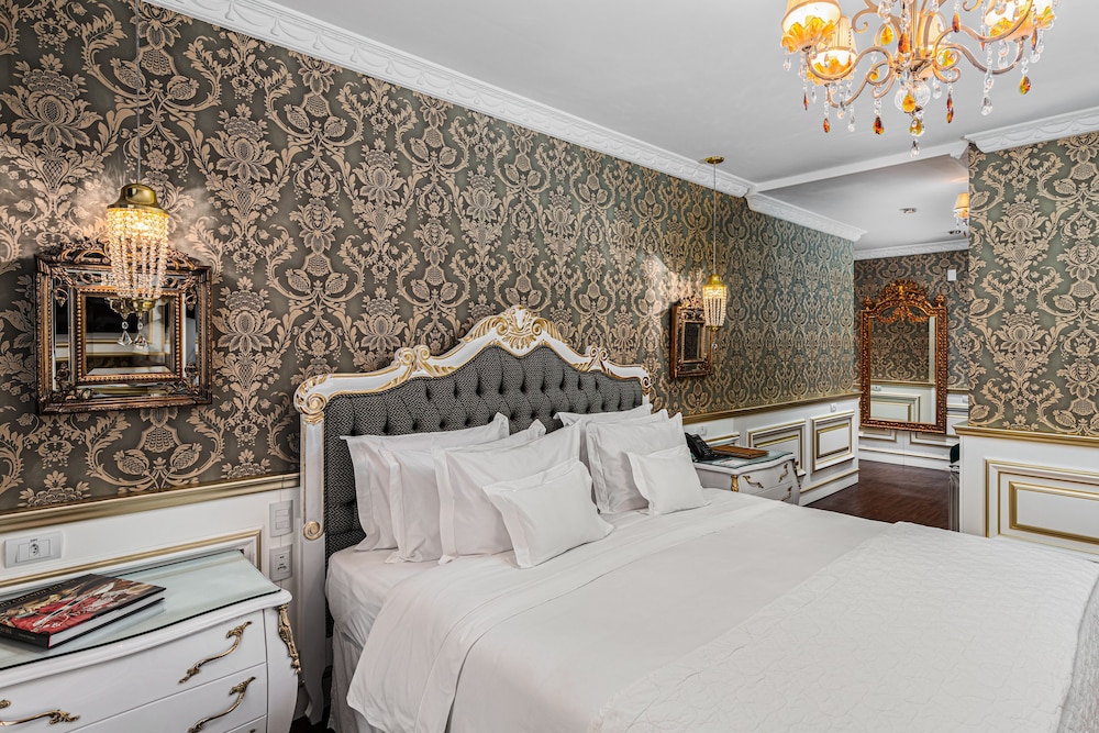 Deluxe Suite, Jetted Tub (Majestic)
