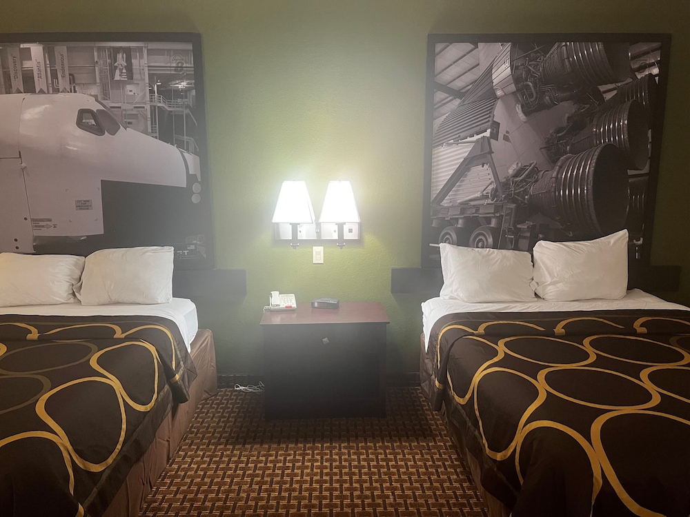 Standard Room, 2 Queen Beds, Smoking - Photo 7