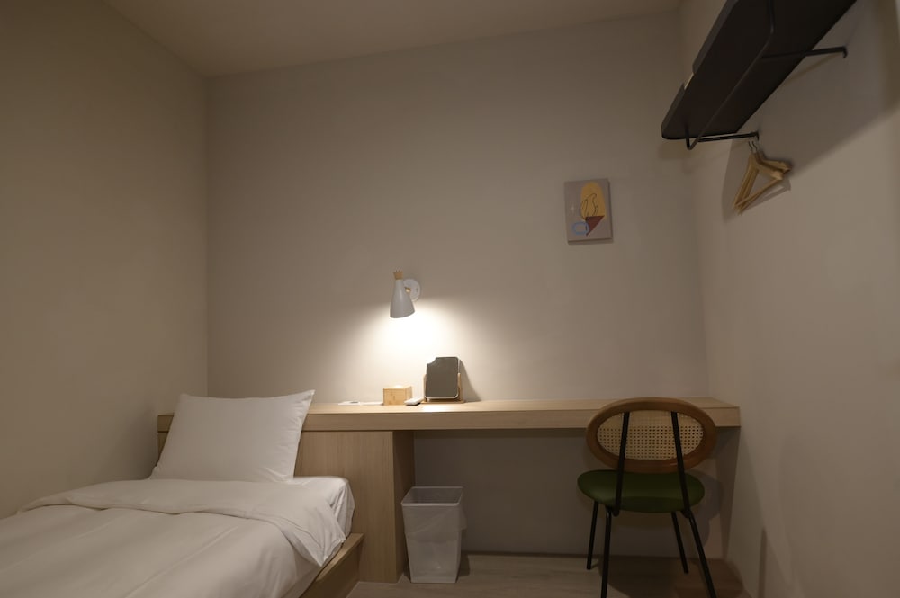 Basic Single Room