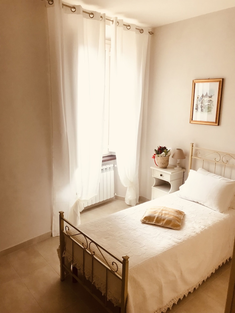 Basic Single Room photo 1