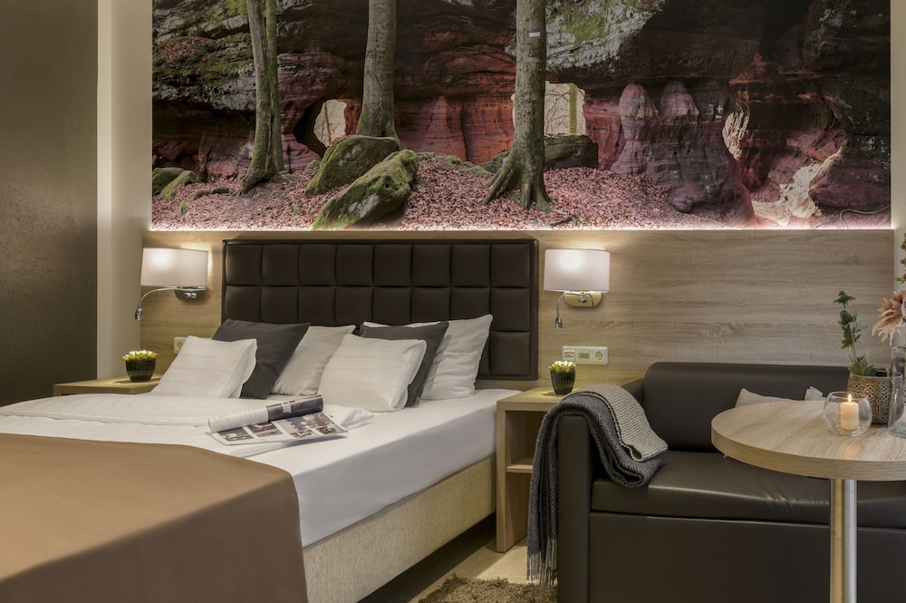 Comfort Triple Room, 1 Queen Bed with Sofa bed
